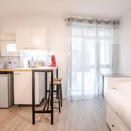 Le Poirier De Plumereau Apartamento Tours