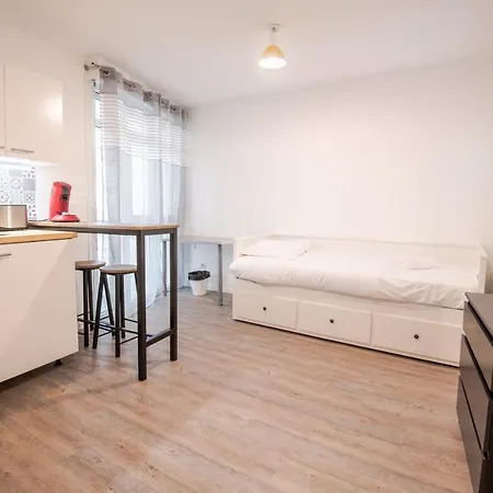 Le Poirier De Plumereau Apartamento *
